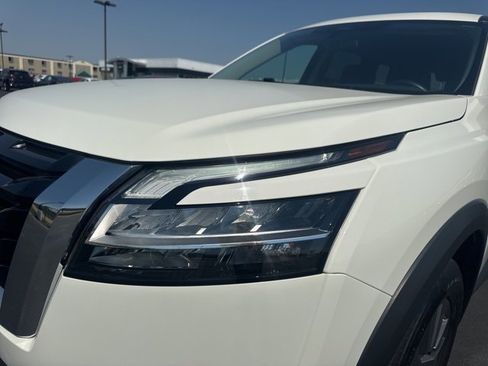 Used 2022 Nissan Pathfinder SV image 22