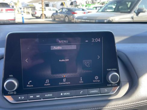 Used 2025 Nissan Rogue SV FWD image 20