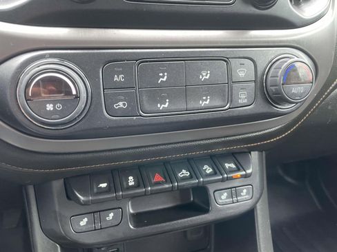 Used 2022 GMC Canyon AT4 w/ Trailering Package AWD/4WD image 27