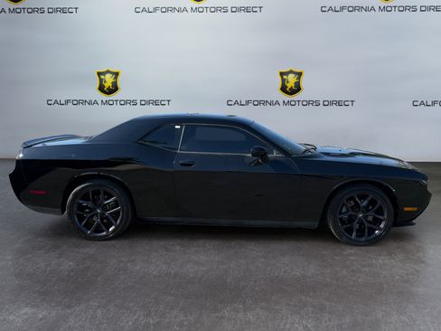 Used 2014 Dodge Challenger R/T RWD image 6