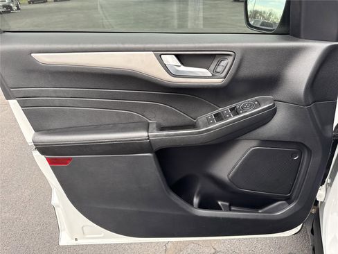 Used 2021 Ford Escape SE FWD image 12