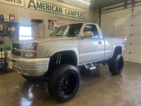 Used 2004 Chevrolet Silverado 1500 4x4 Regular Cab w/ Light Duty Power Package image 1