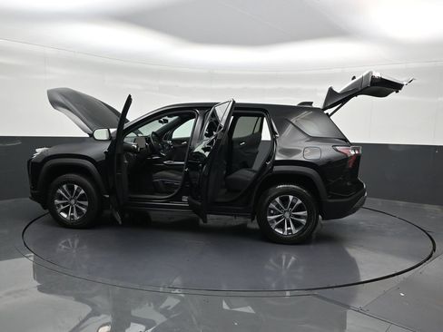 Used 2025 Chevrolet Equinox LT FWD image 35