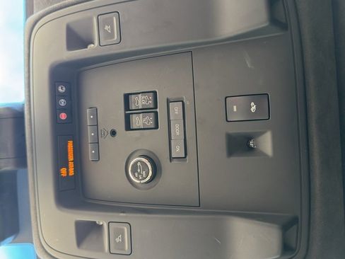 Used 2018 Cadillac Escalade Platinum image 10