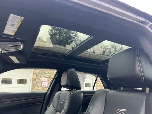 Used 2016 Chrysler 300 S image 22