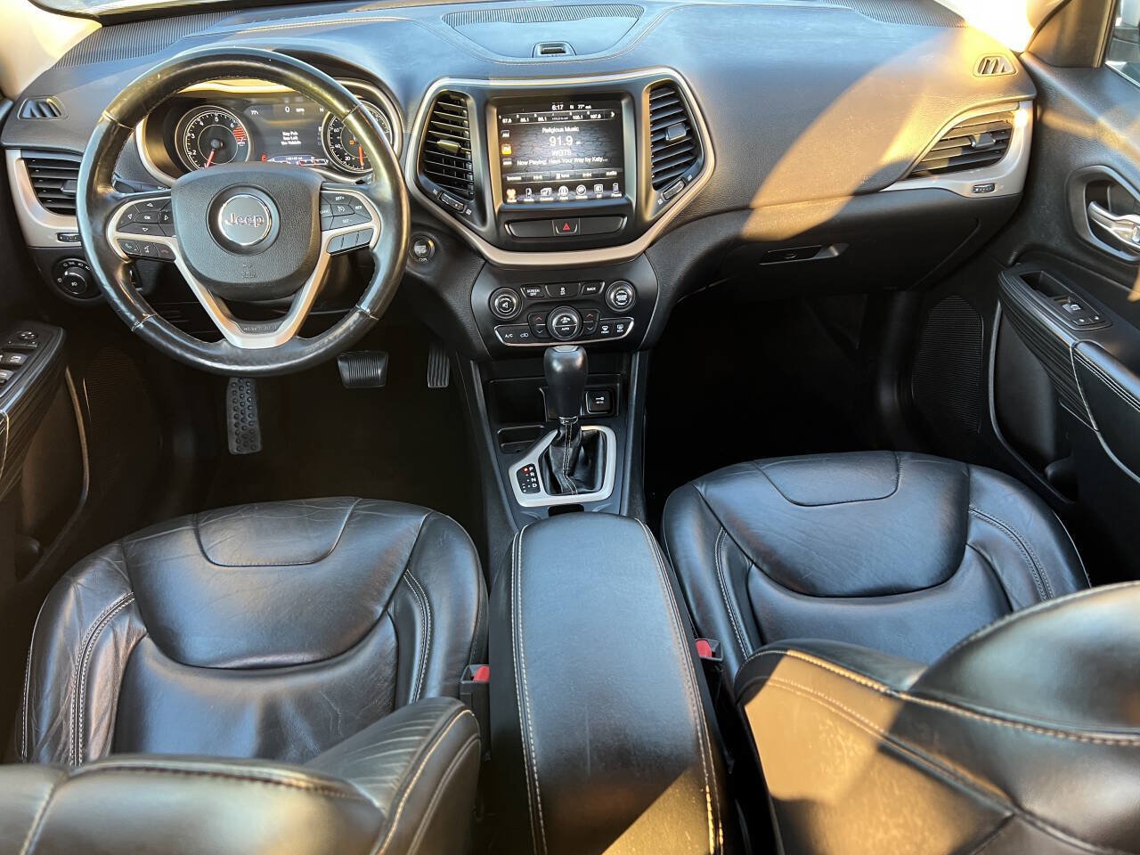 Used 2017 Jeep Cherokee Limited FWD image 14