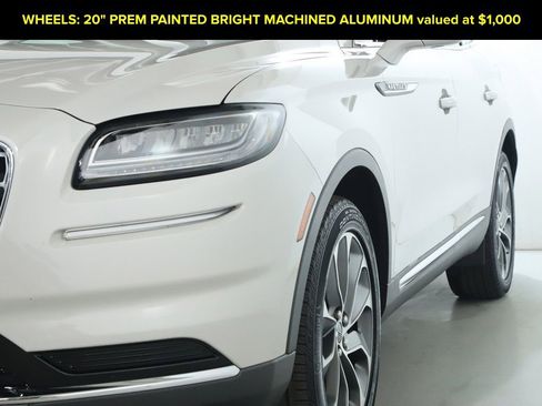 Certified 2023 Lincoln Nautilus Reserve w/ Luxury Package image 5