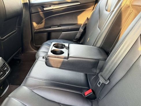 Used 2019 Ford Fusion Energi Titanium FWD image 11