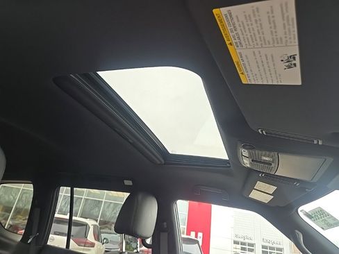 Used 2024 Nissan Armada SL w/ Midnight Edition Package image 33