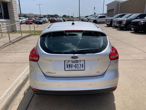 Used 2016 Ford Focus SE w/ Equipment Group 201A FWD image 5