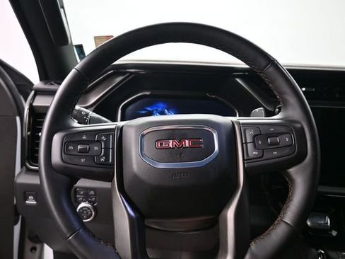 Used 2025 GMC Sierra 1500 AT4 w/ AT4 Premium Package AWD/4WD image 17