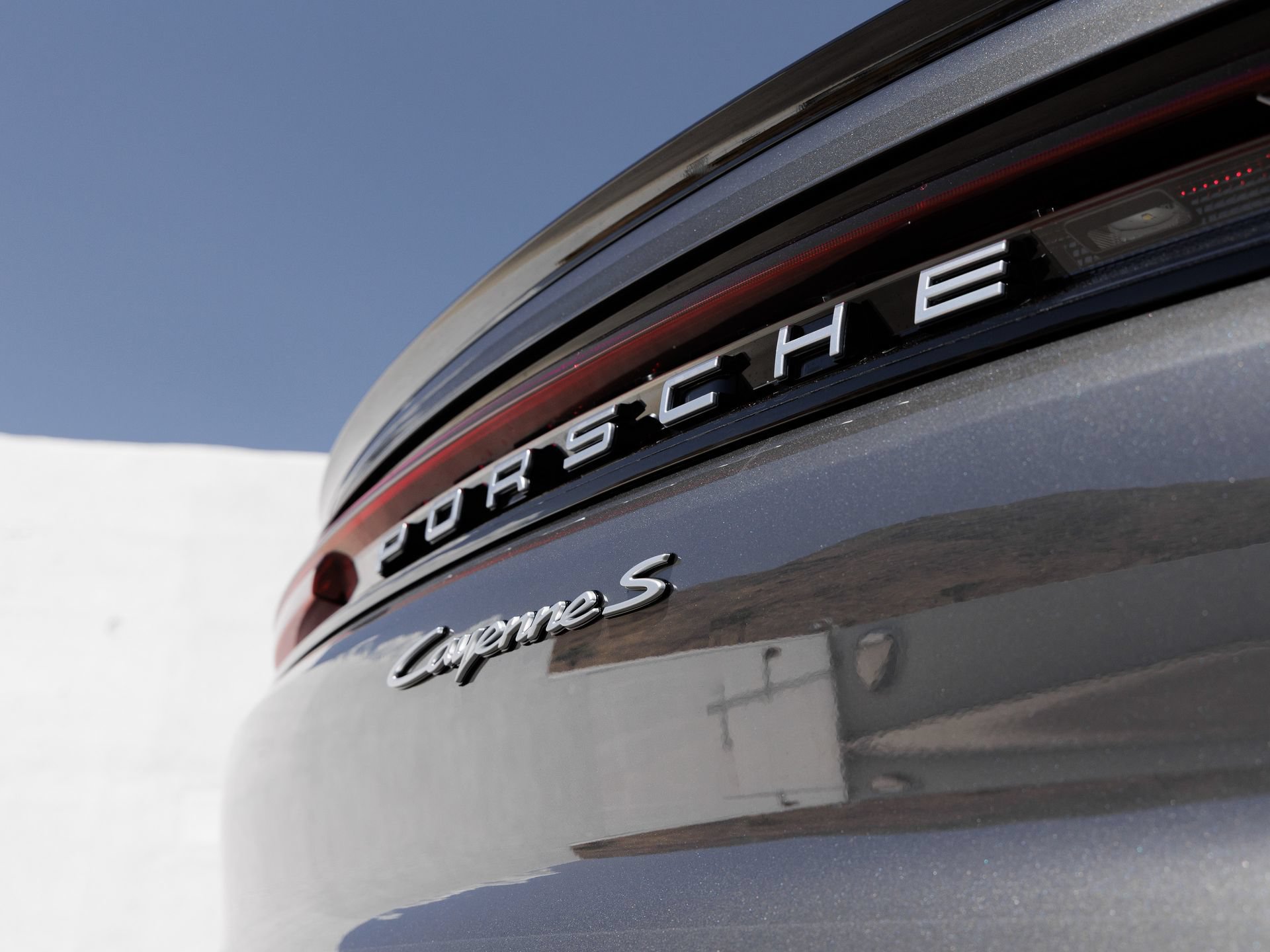 Certified 2025 Porsche Cayenne S AWD/4WD image 12