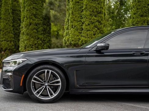 Used 2021 BMW 740i xDrive w/ M Sport Package AWD/4WD image 10