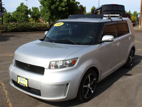 Used 2008 Scion xB FWD image 2