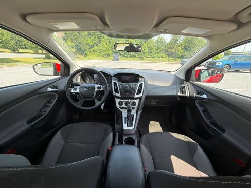 Used 2014 Ford Focus SE FWD image 14