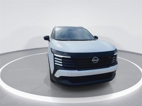 New 2025 Nissan Kicks SR w/ SR Premium Package image 3