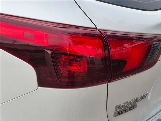 Used 2019 Nissan Rogue Sport SL w/ Premium Package FWD image 15