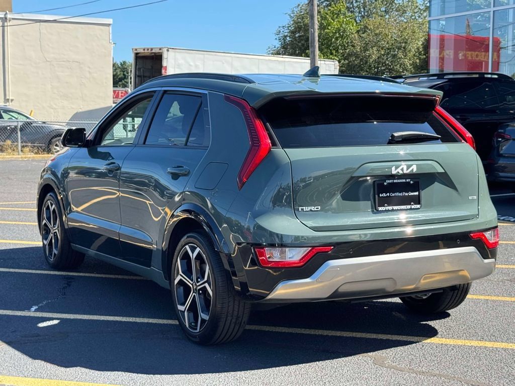 Certified 2023 Kia Niro EX Touring FWD image 7