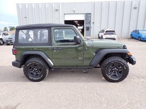 Used 2022 Jeep Wrangler Sport AWD/4WD image 5