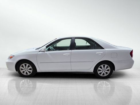 Used 2004 Toyota Camry XLE FWD image 4