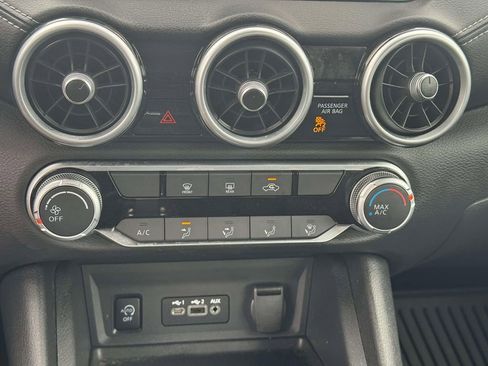 Used 2025 Nissan Sentra SV FWD image 27