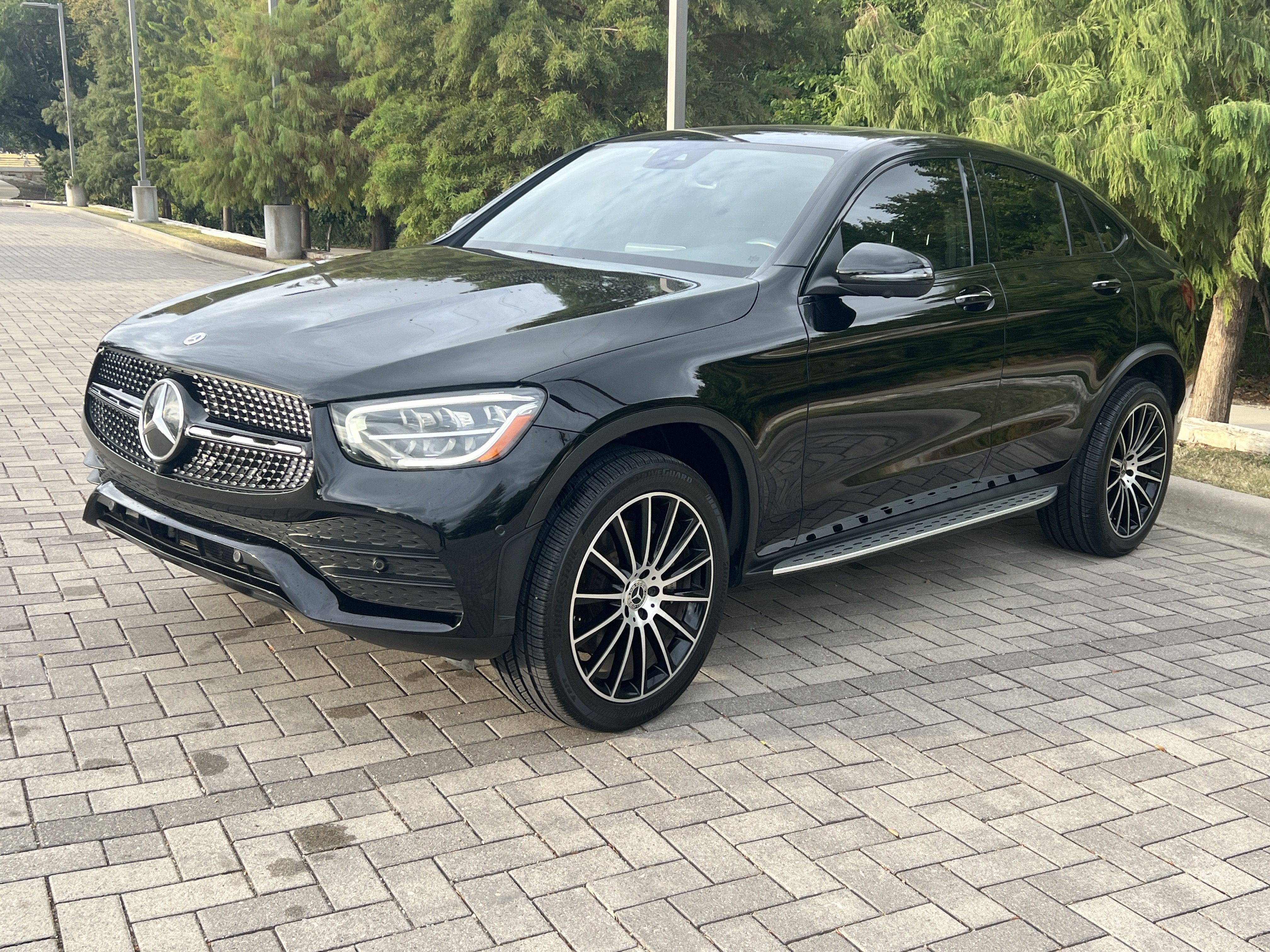 Used 2023 Mercedes-Benz GLC 300 4MATIC Coupe w/ AMG Line image 4