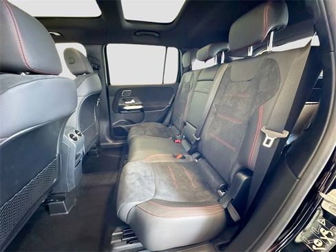 New 2025 Mercedes-Benz GLB 250 4MATIC image 6