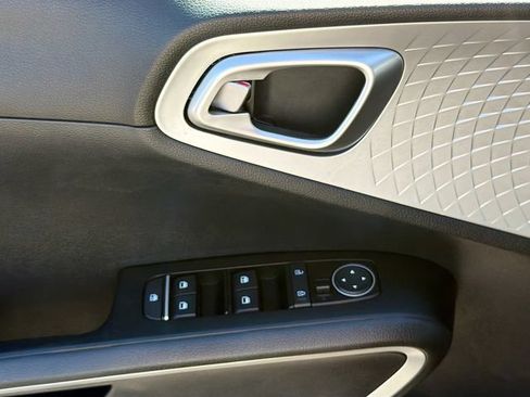 Used 2024 Kia Soul LX w/ Option Group 015 FWD image 17