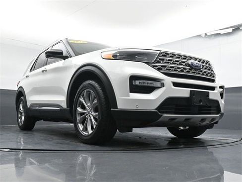 Used 2022 Ford Explorer Limited w/ Equipment Group 301A image 24
