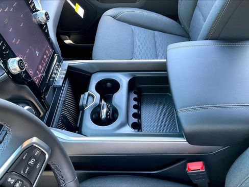 New 2026 RAM 1500 Big Horn AWD/4WD image 8