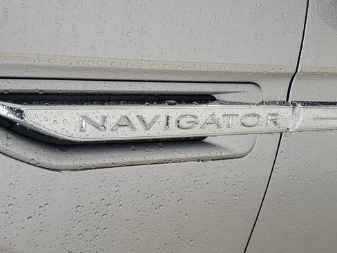 Used 2021 Lincoln Navigator Reserve w/ Luxury Package image 28