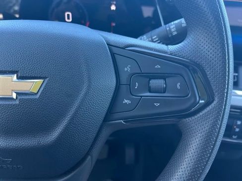 Used 2025 Chevrolet Trax LT FWD image 19