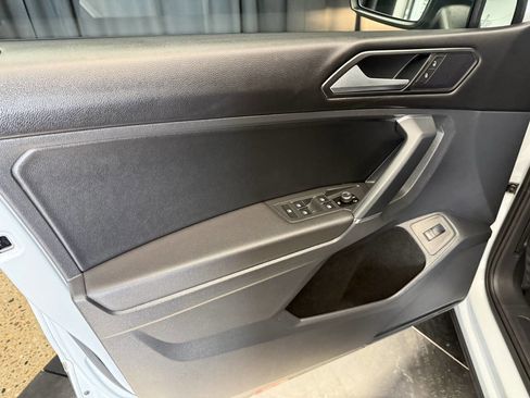 Used 2018 Volkswagen Tiguan SEL image 35