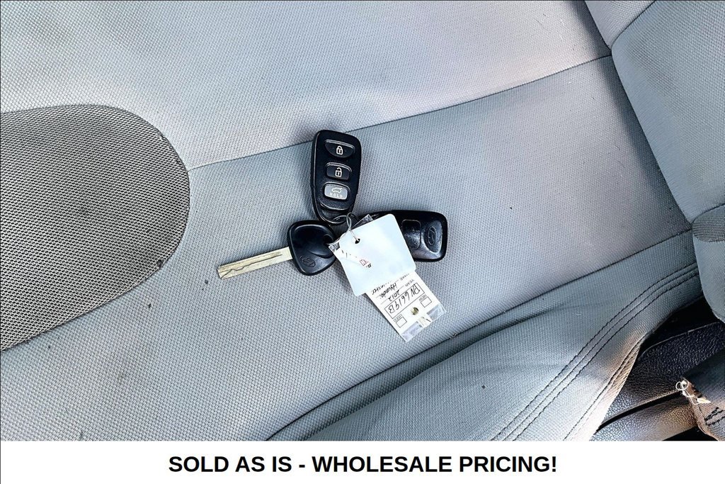 Used 2012 Hyundai Veloster FWD image 34