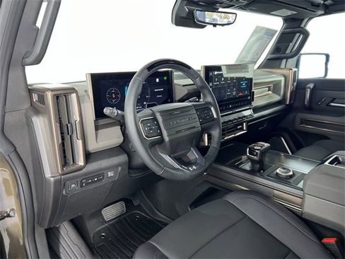 Used 2025 GMC Hummer EV 3X w/ LPO, Dark Essentials Package image 10