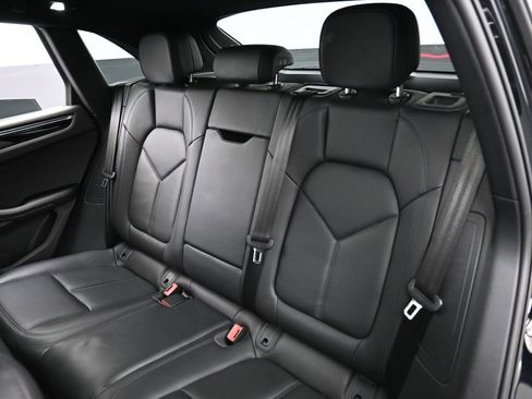 Certified 2022 Porsche Macan S image 24