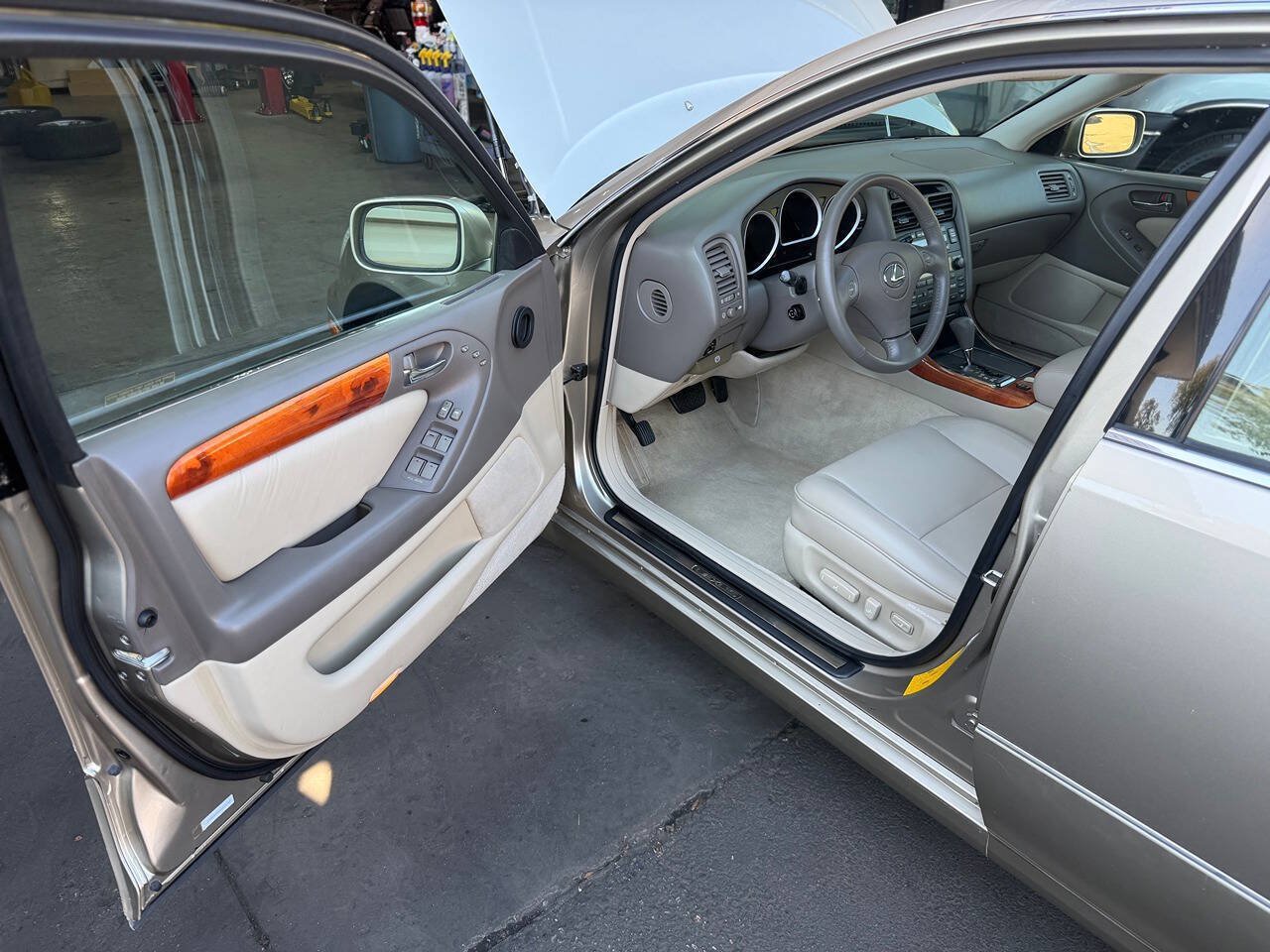 Used 2001 Lexus GS 300 RWD image 2