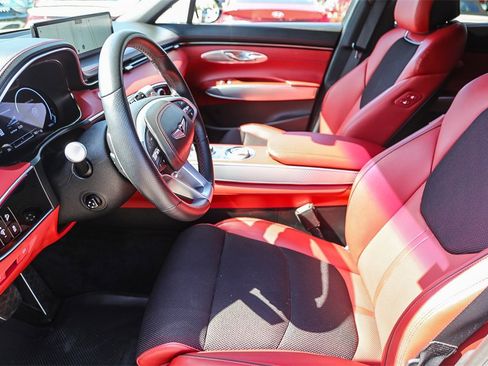 Used 2023 Genesis GV70 2.5T w/ Sport Prestige Package image 17