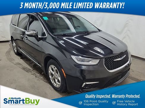 Used 2021 Chrysler Pacifica Limited w/ Uconnect Theater Family Group image 1