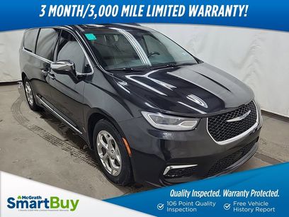 Used 2021 Chrysler Pacifica Limited w/ Uconnect Theater Family Group