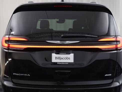 Used 2021 Chrysler Pacifica Pinnacle image 18