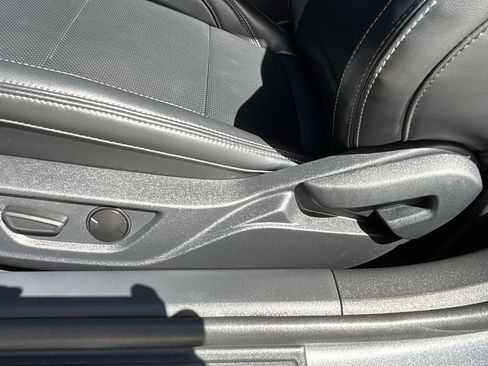 Used 2025 Ford Mustang Premium image 19