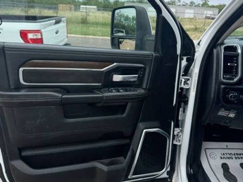 Used 2023 RAM 2500 Laramie AWD/4WD image 17