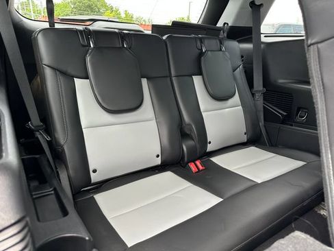 Used 2022 Ford Explorer XLT w/ Equipment Group 202A RWD image 26