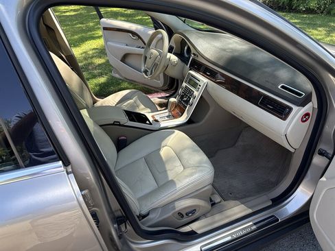 Used 2011 Volvo XC70 T6 AWD/4WD image 21