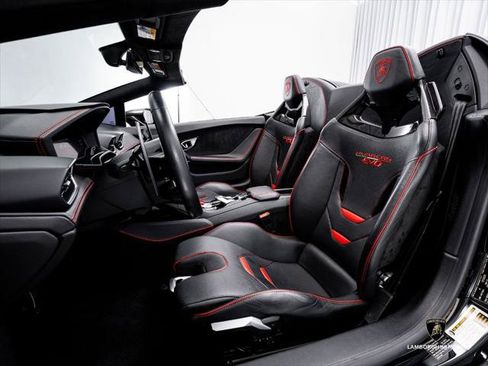 Used 2021 Lamborghini Huracan EVO RWD image 22