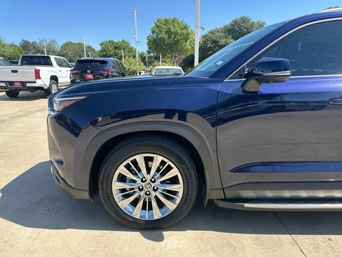 Used 2026 Toyota Grand Highlander AWD image 2