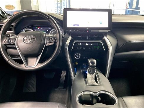 Used 2023 Toyota Venza XLE AWD/4WD image 18
