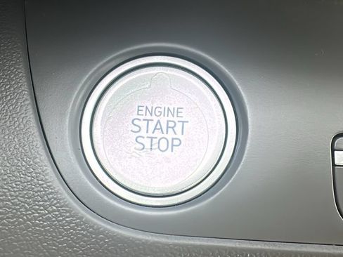 Certified 2024 Hyundai Elantra SEL FWD image 23
