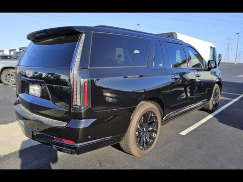 Used 2025 Cadillac Escalade ESV Premium Luxury w/ Touring Package AWD/4WD image 3